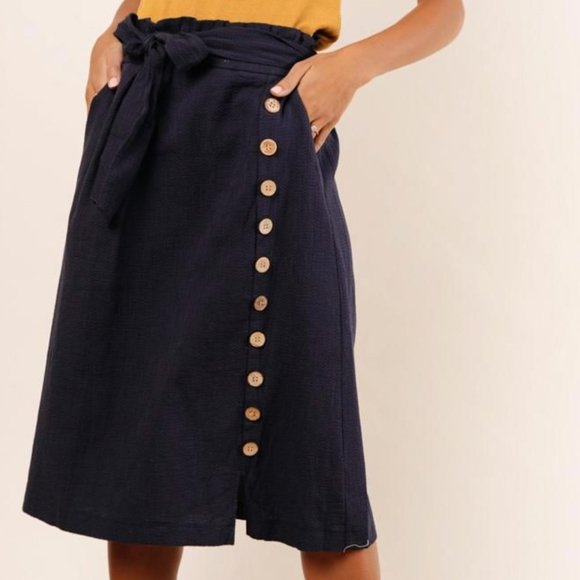 bohme Dresses & Skirts - NWT bohme navy midi skirt w/pockets; front buttons